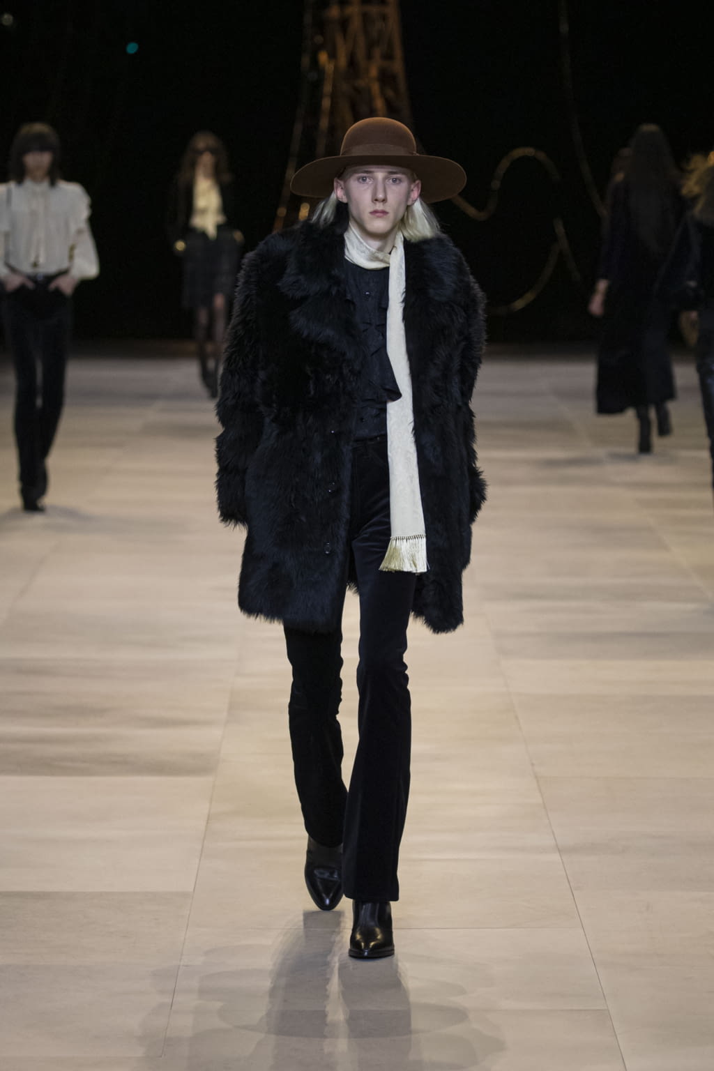 Fashion Week Paris Fall/Winter 2020 look 42 from the Celine collection 女装