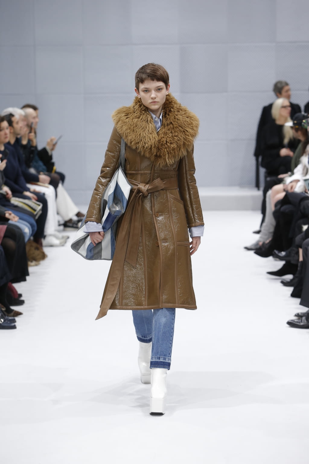 Fashion Week Paris Fall/Winter 2016 look 42 from the Balenciaga collection womenswear