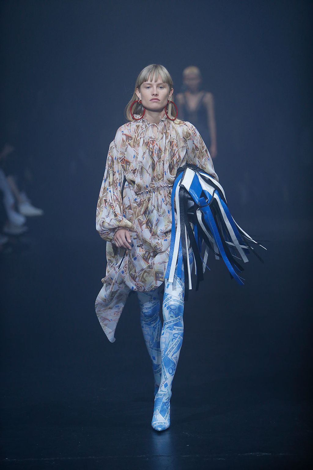 Fashion Week Paris Spring/Summer 2018 look 42 from the Balenciaga collection womenswear