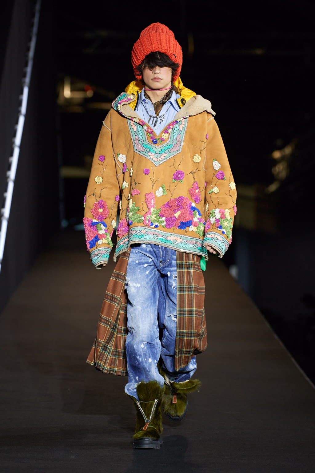 Fashion Week Milan Fall/Winter 2022 look 42 from the Dsquared2 collection menswear