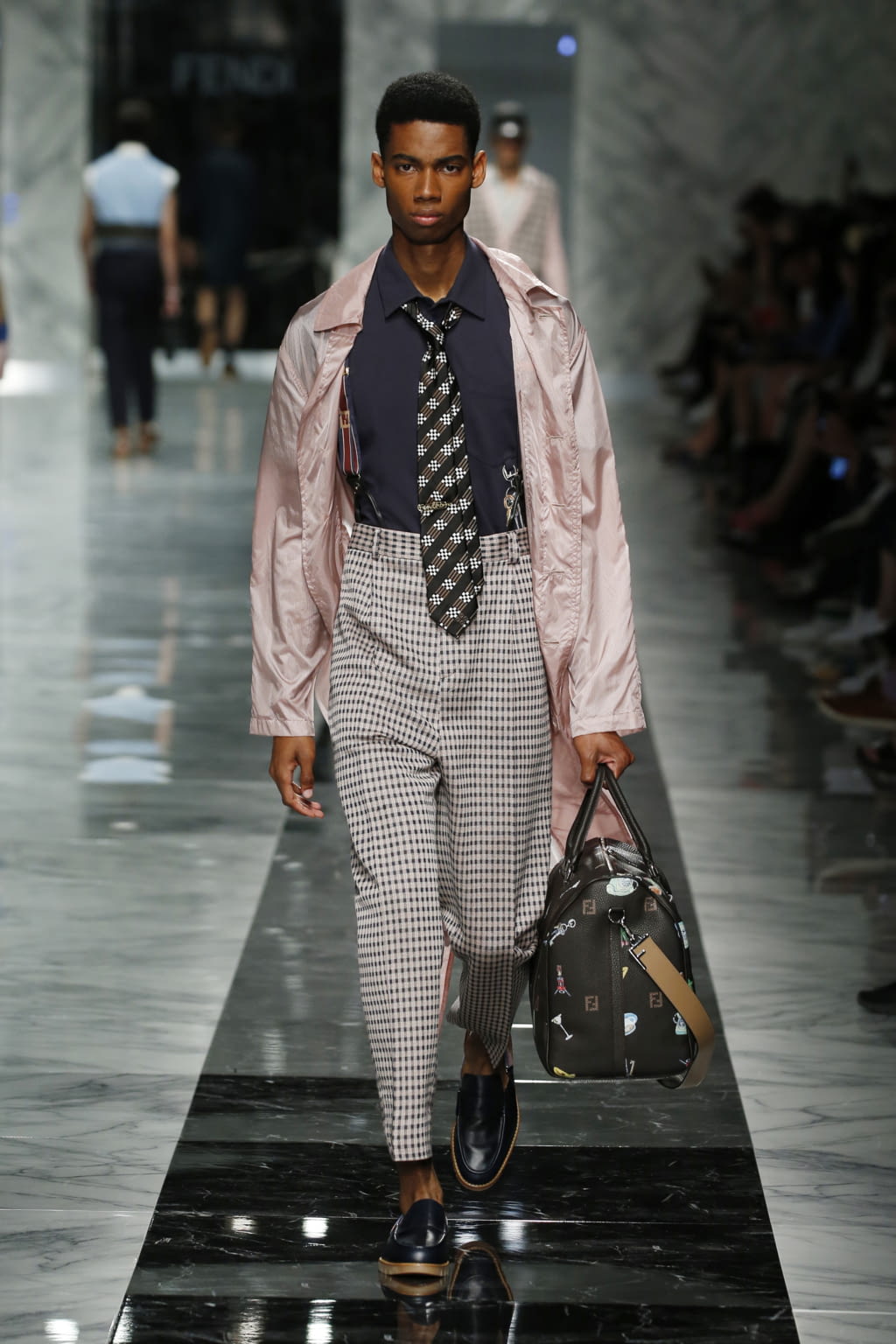 Fashion Week Milan Spring/Summer 2018 look 42 from the Fendi collection 男装