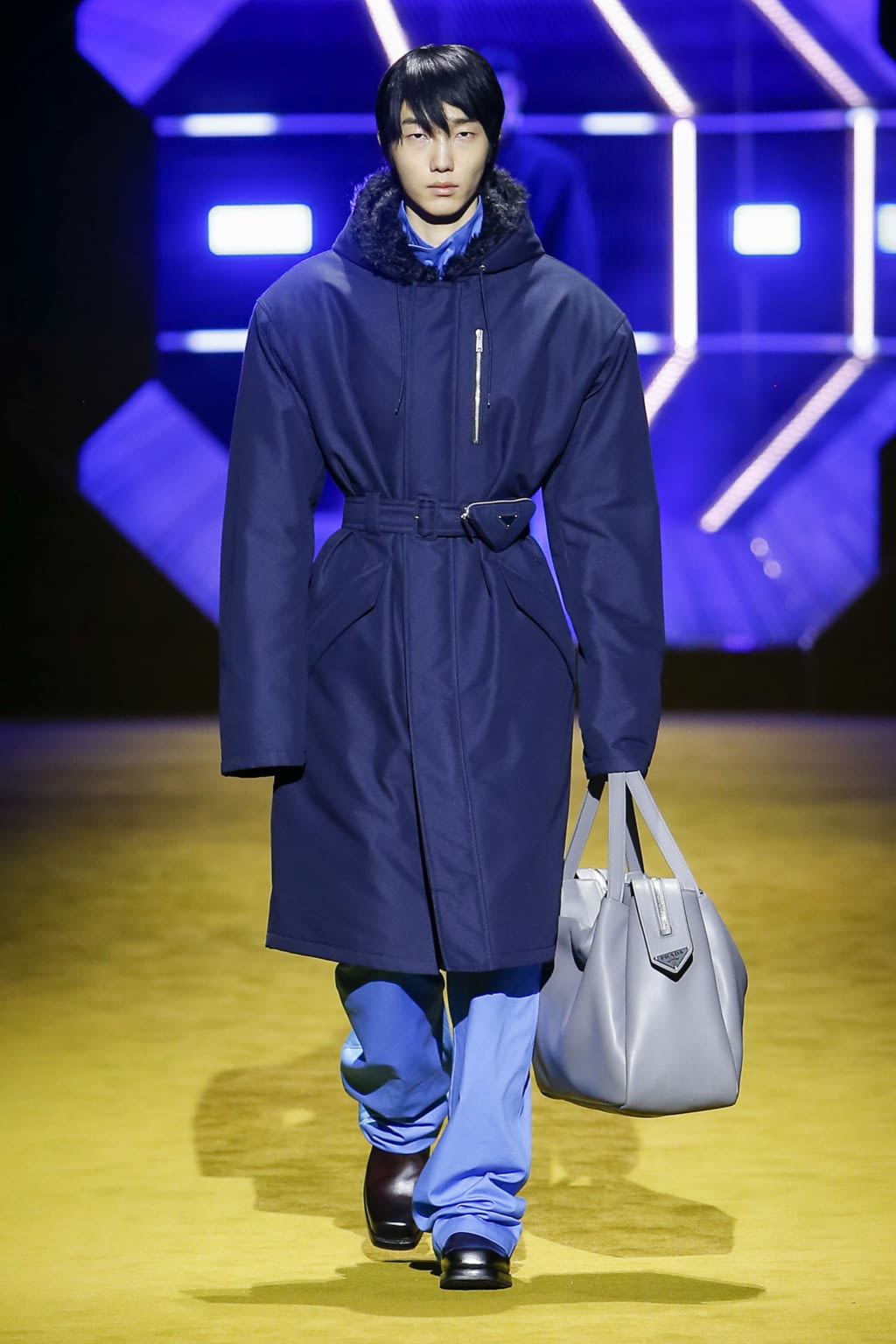 Fashion Week Milan Fall/Winter 2022 look 42 from the Prada collection menswear