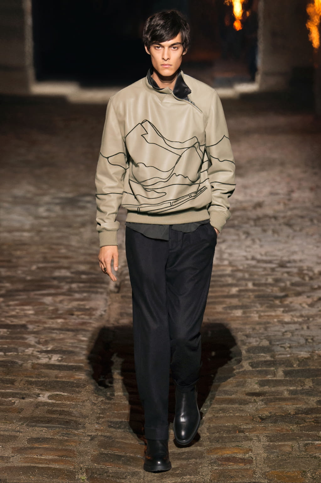 Fashion Week Paris Fall/Winter 2018 look 42 from the Hermès collection 男装