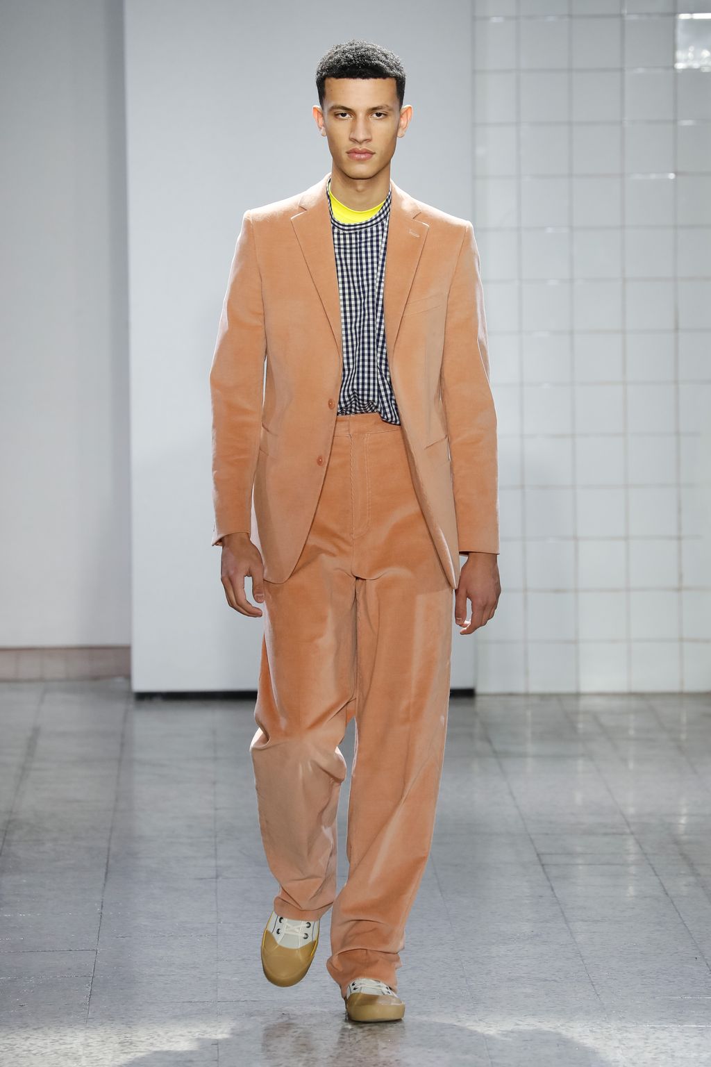 Fashion Week Milan Fall/Winter 2017 look 43 from the Cédric Charlier collection menswear