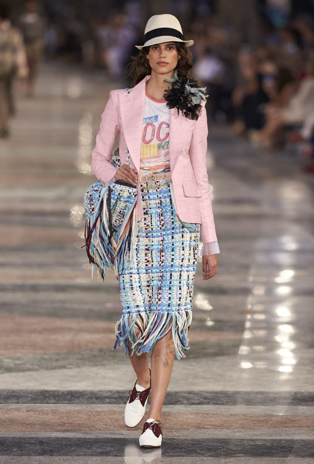 Fashion Week Paris Resort 2017 look 43 from the Chanel collection womenswear