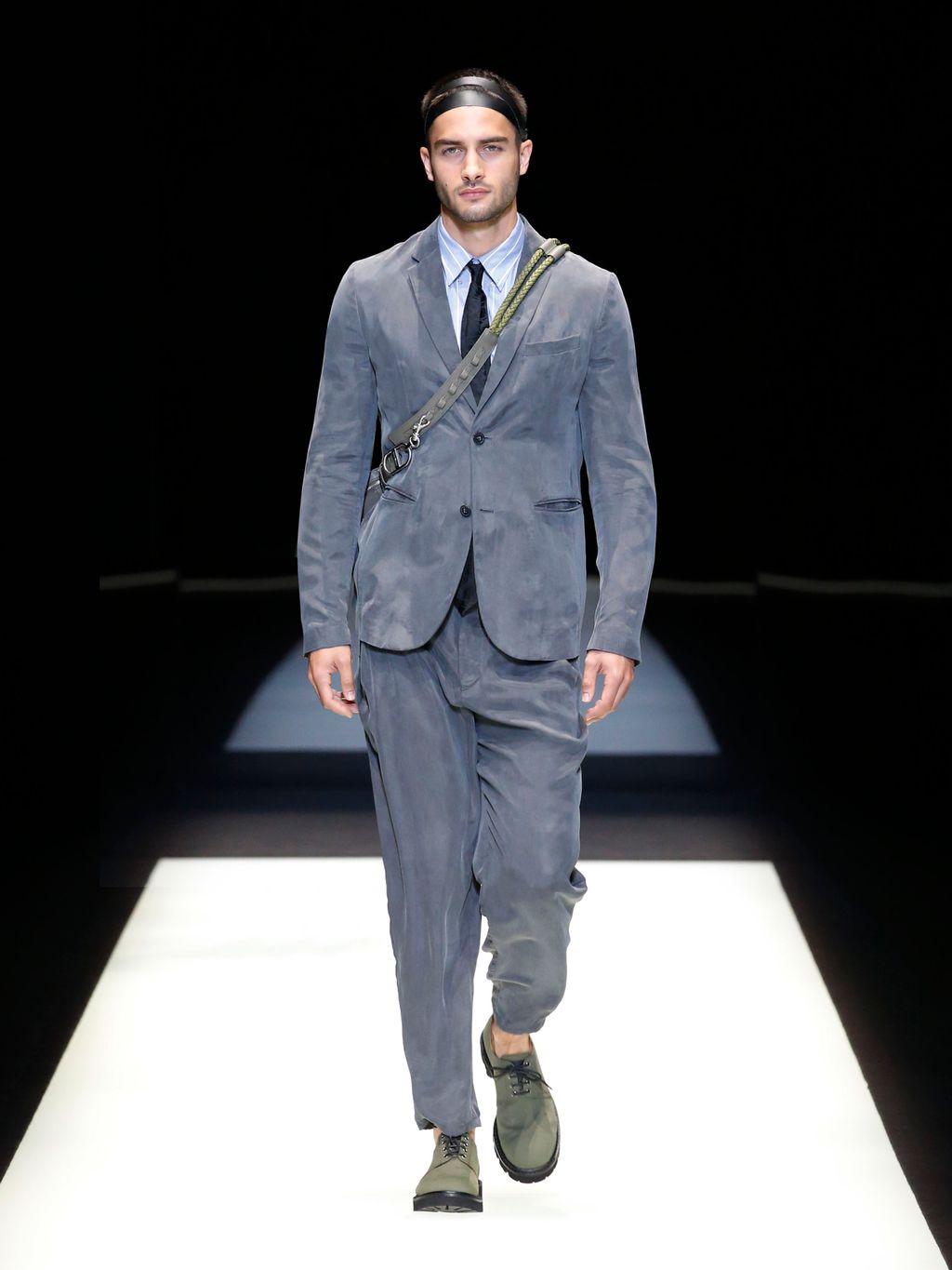 Fashion Week Milan Spring/Summer 2018 look 43 from the Emporio Armani collection 男装