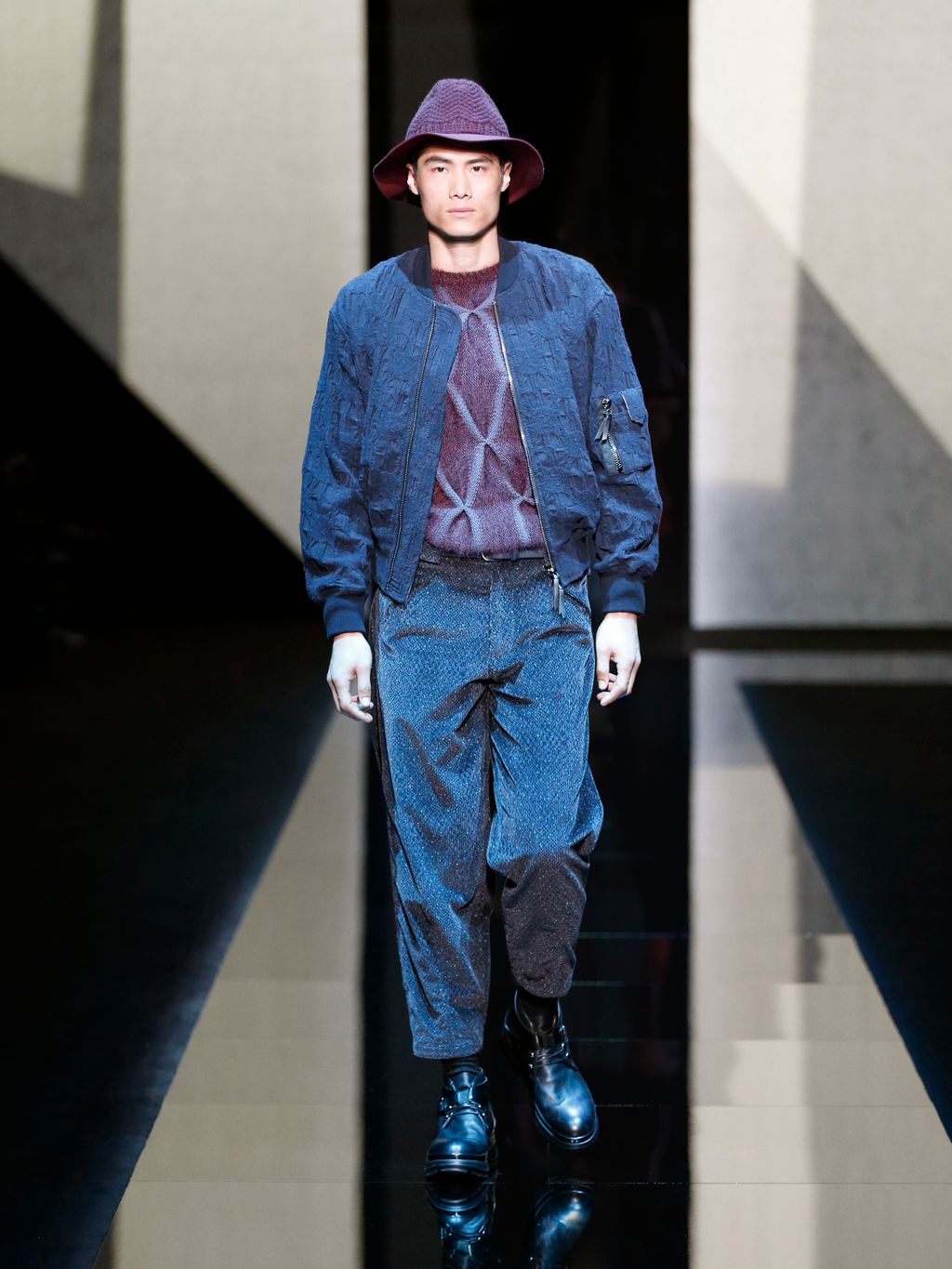 Fashion Week Milan Fall/Winter 2017 look 43 from the Giorgio Armani collection menswear