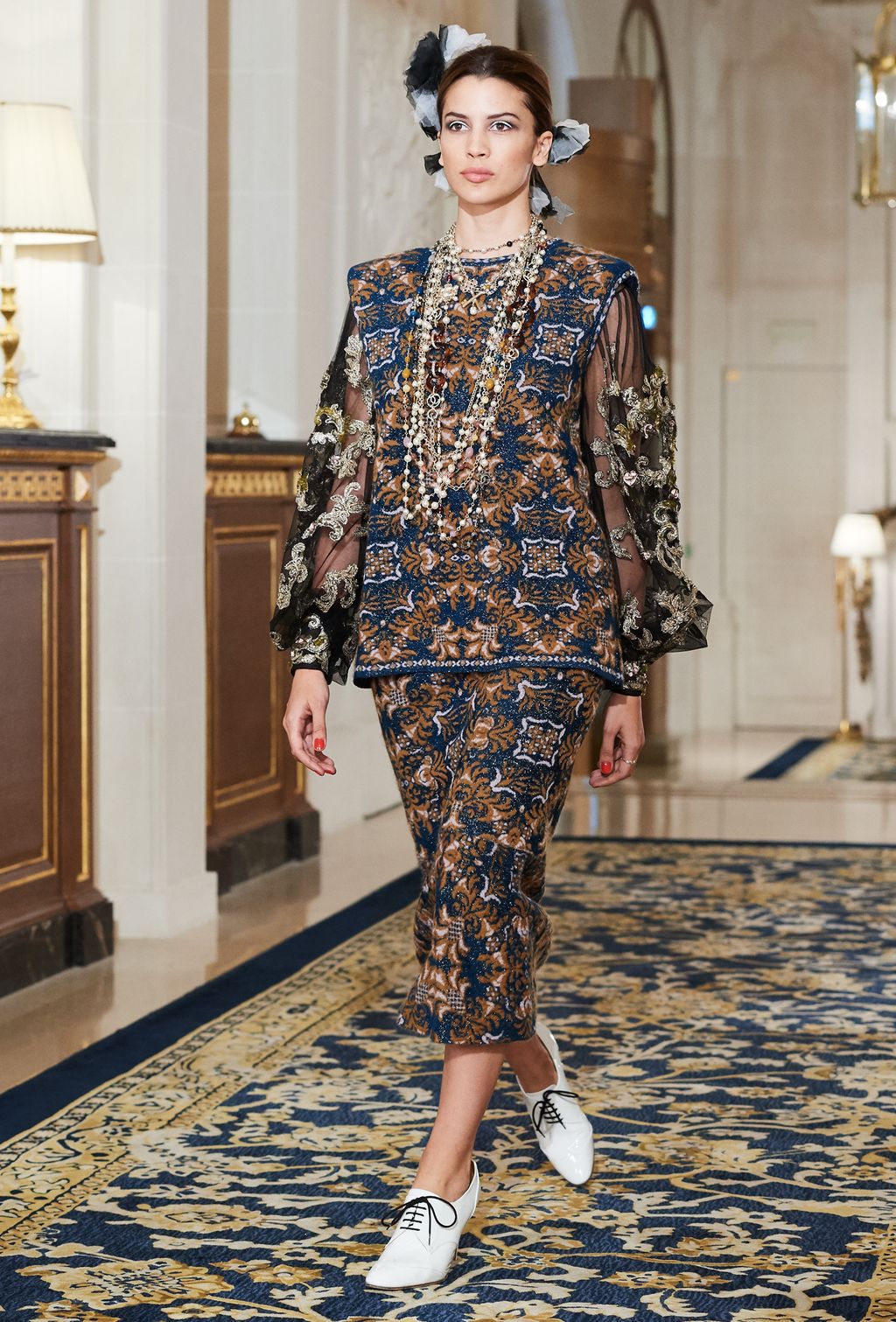 Fashion Week Paris Pre-Fall 2017 look 43 from the Chanel collection womenswear