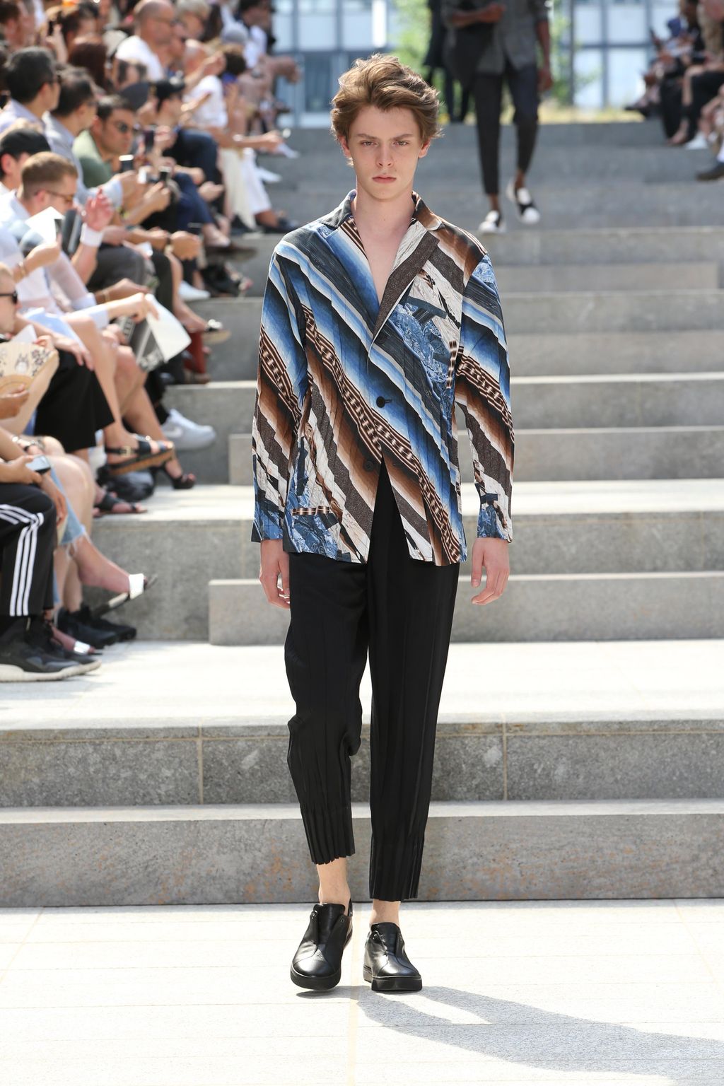 Fashion Week Paris Spring/Summer 2018 look 43 from the Issey Miyake Men collection menswear