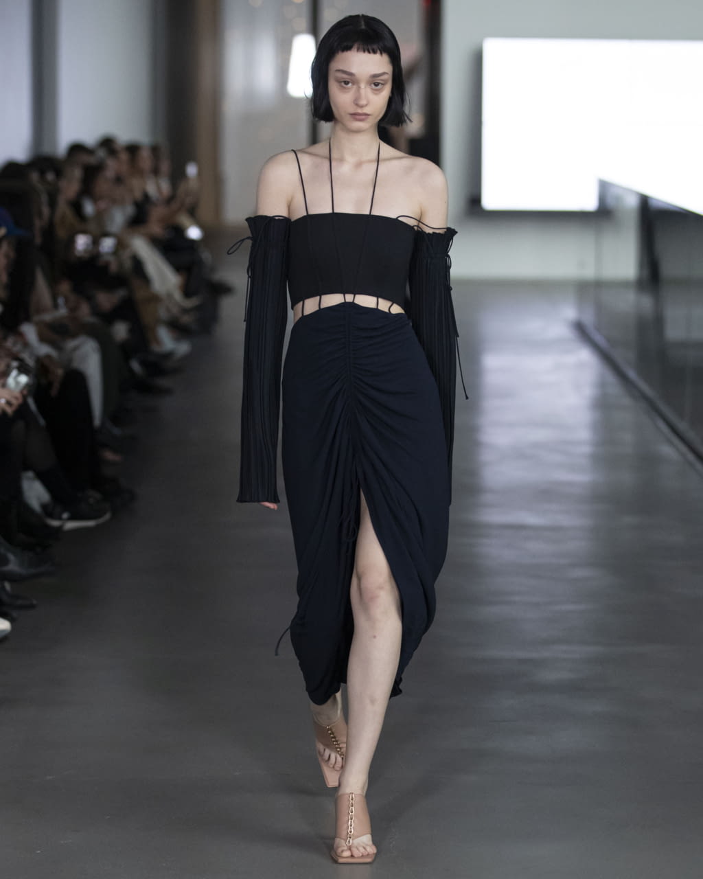 Fashion Week New York Fall/Winter 2020 look 43 from the Dion Lee collection 女装
