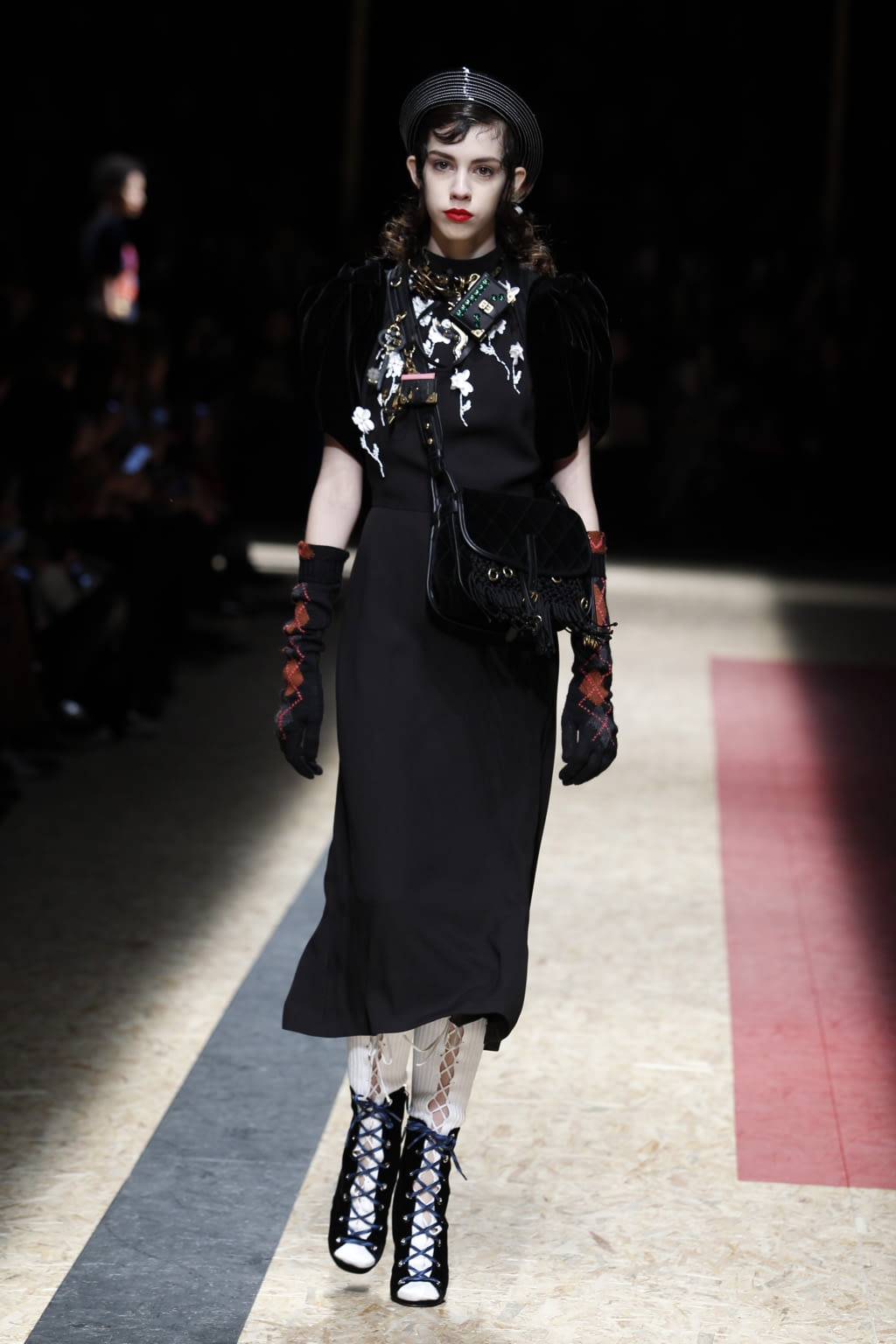 Fashion Week Milan Fall/Winter 2016 look 43 from the Prada collection 女装