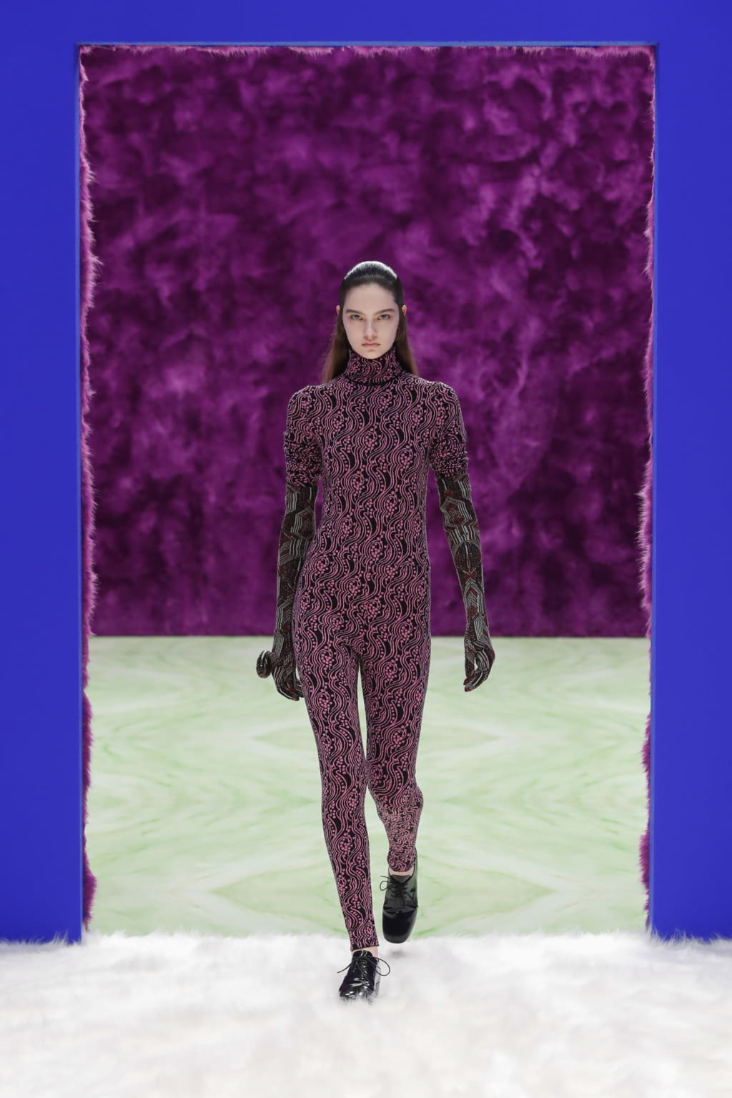 Fashion Week Milan Fall/Winter 2021 look 43 from the Prada collection 女装