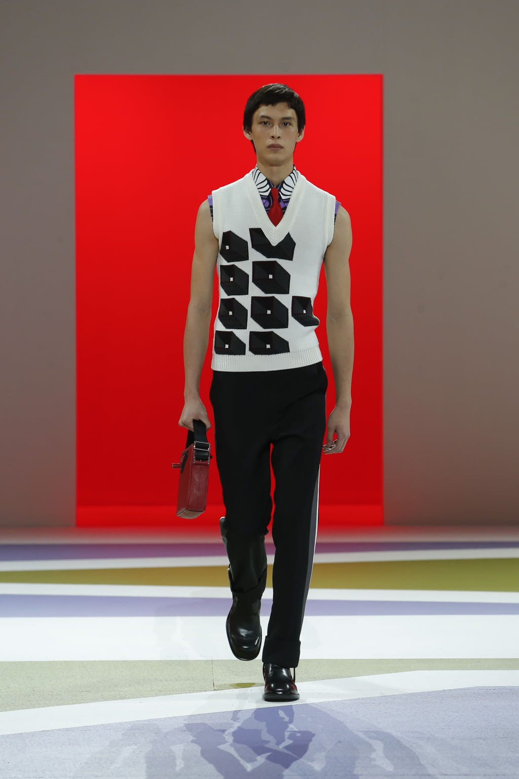 Fashion Week Milan Fall/Winter 2020 look 43 from the Prada collection menswear