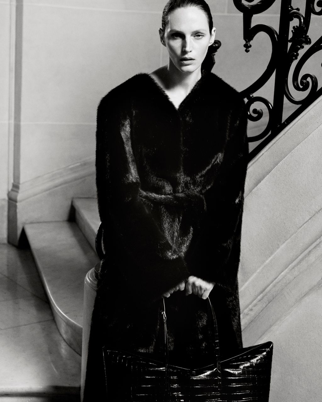 Fashion Week Paris Fall/Winter 2024 look 18 from the Loulou de Saison collection womenswear