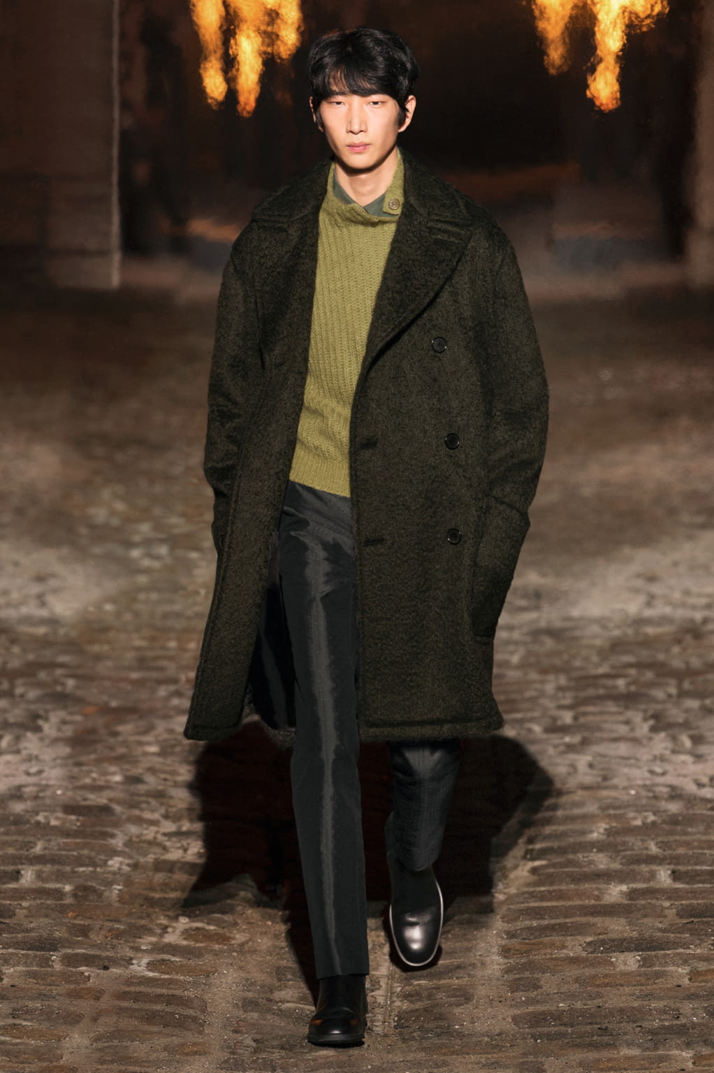 Fashion Week Paris Fall/Winter 2018 look 43 from the Hermès collection menswear