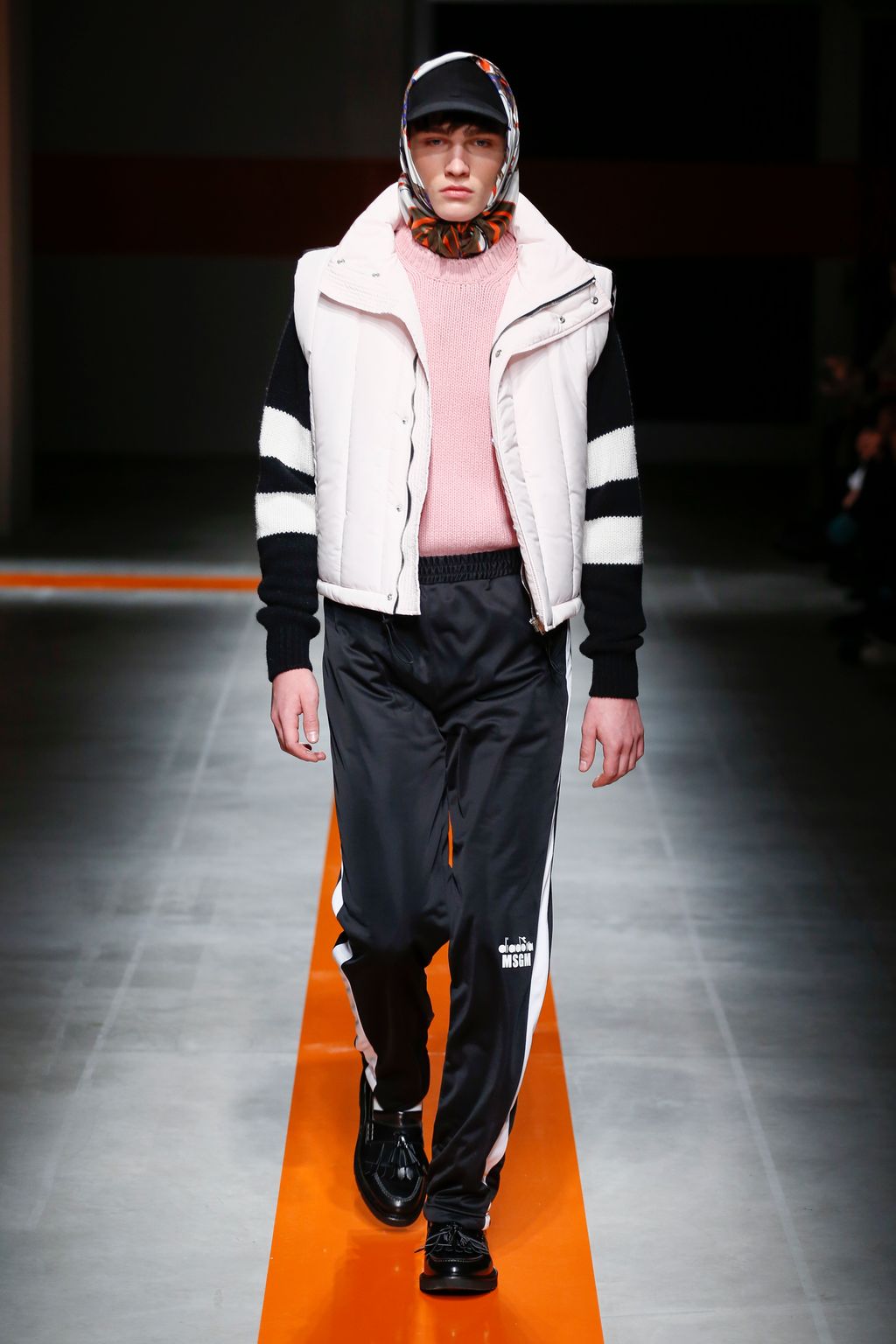 Fashion Week Milan Fall/Winter 2017 look 44 from the MSGM collection menswear