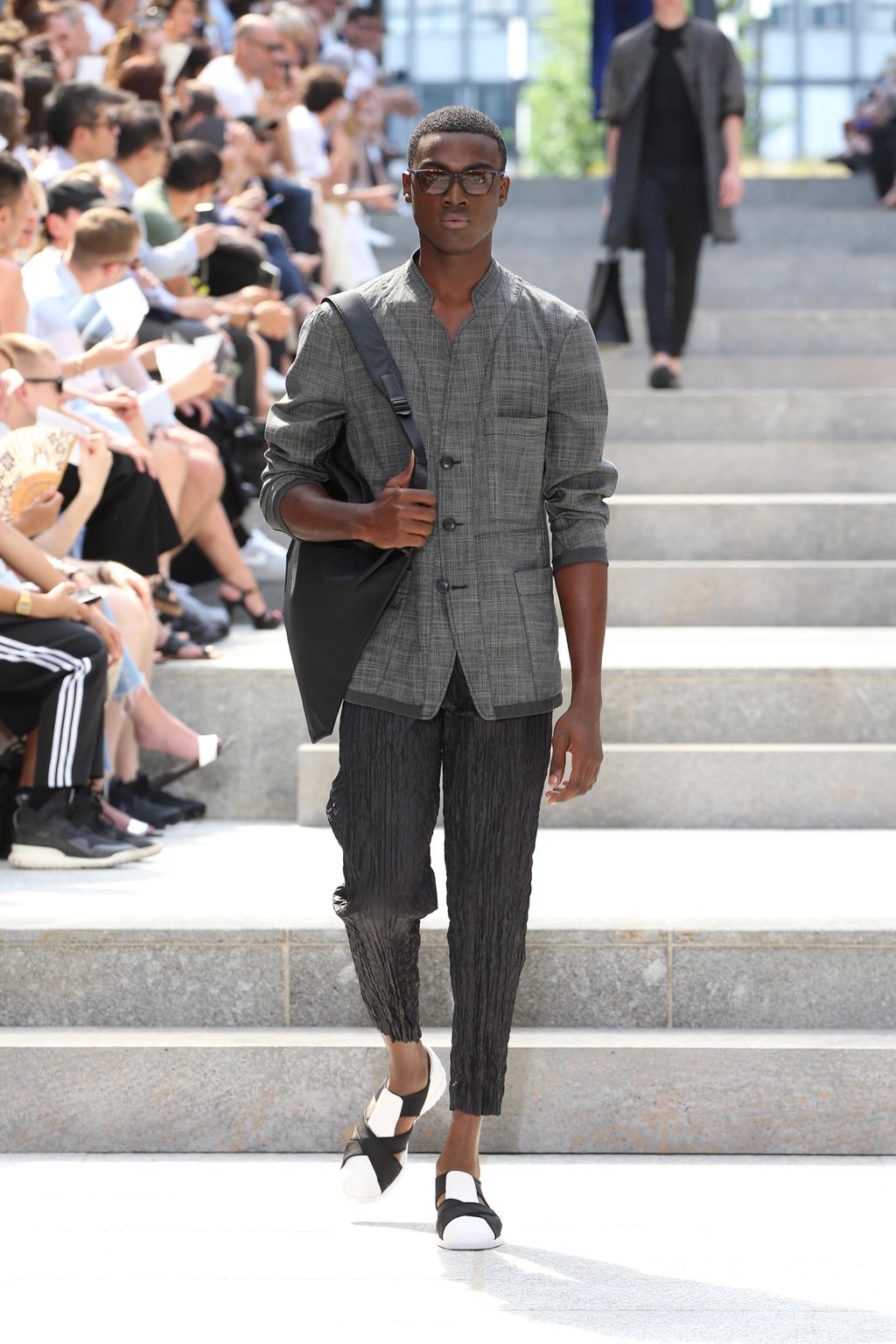 Fashion Week Paris Spring/Summer 2018 look 44 from the Issey Miyake Men collection menswear