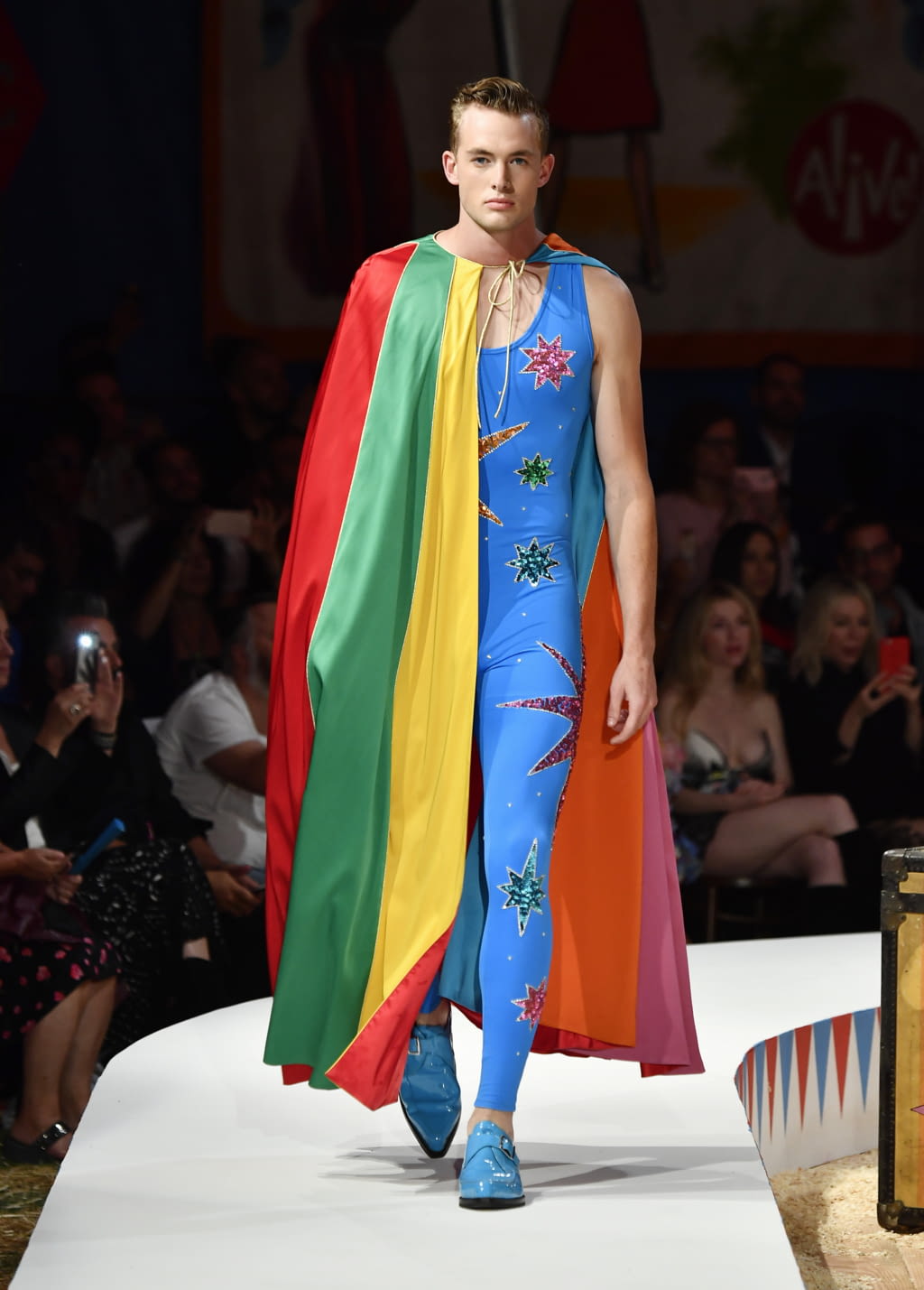 Fashion Week Milan Spring/Summer 2019 look 44 de la collection Moschino menswear