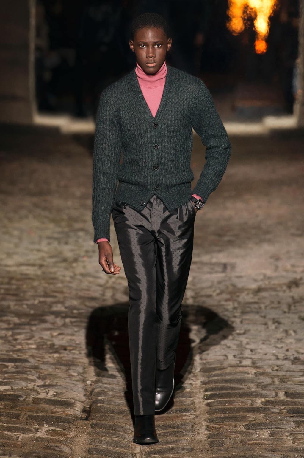 Fashion Week Paris Fall/Winter 2018 look 44 from the Hermès collection 男装