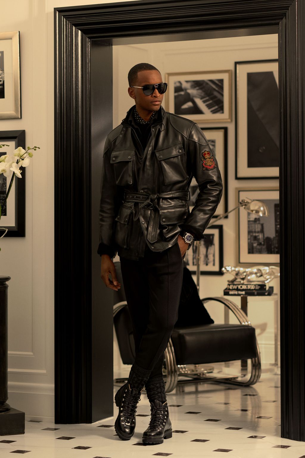 Fashion Week New York Fall/Winter 2024 look 45 from the Ralph Lauren Purple Label collection 男装