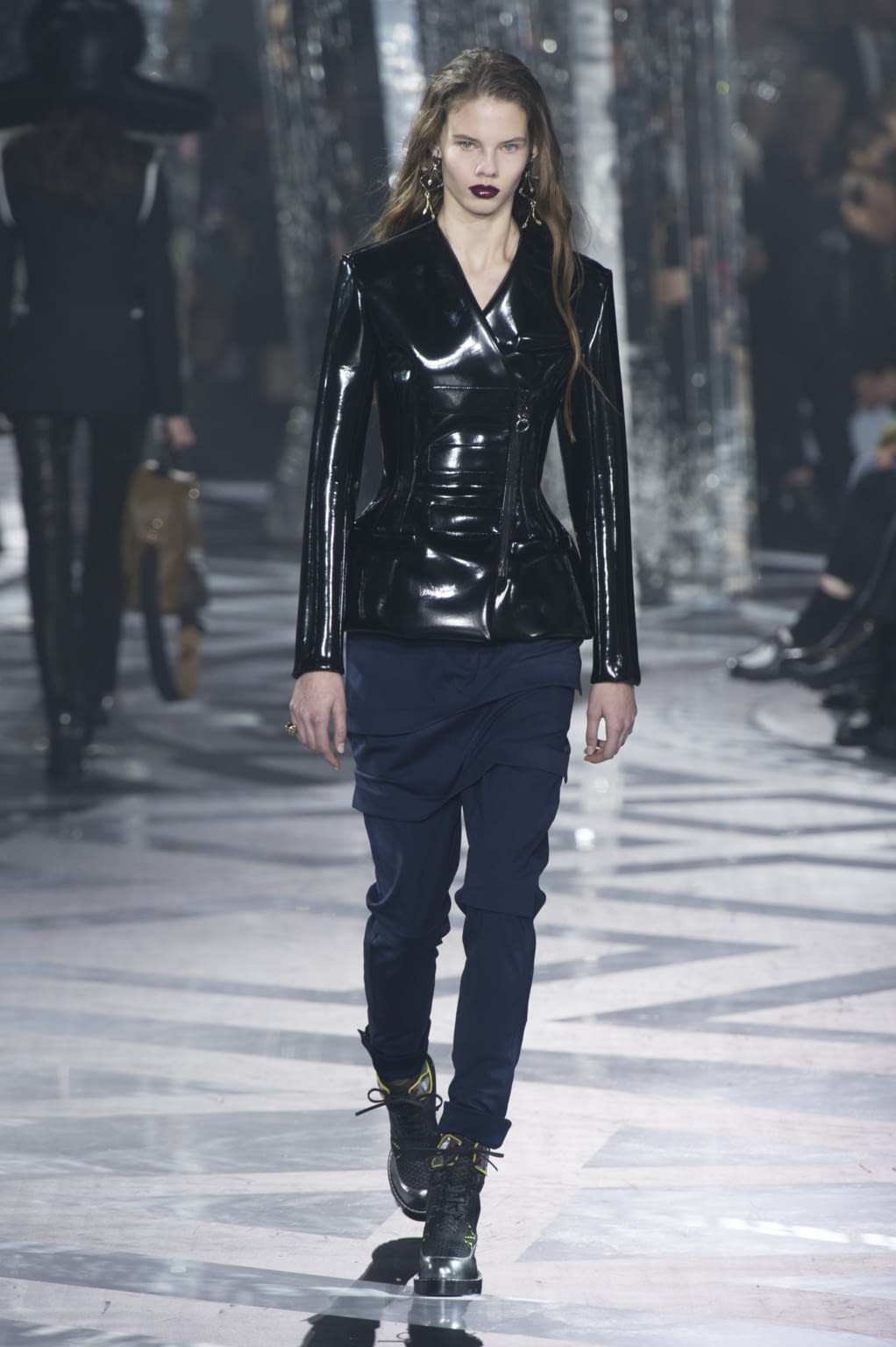 Fashion Week Paris Fall/Winter 2016 look 45 from the Louis Vuitton collection womenswear