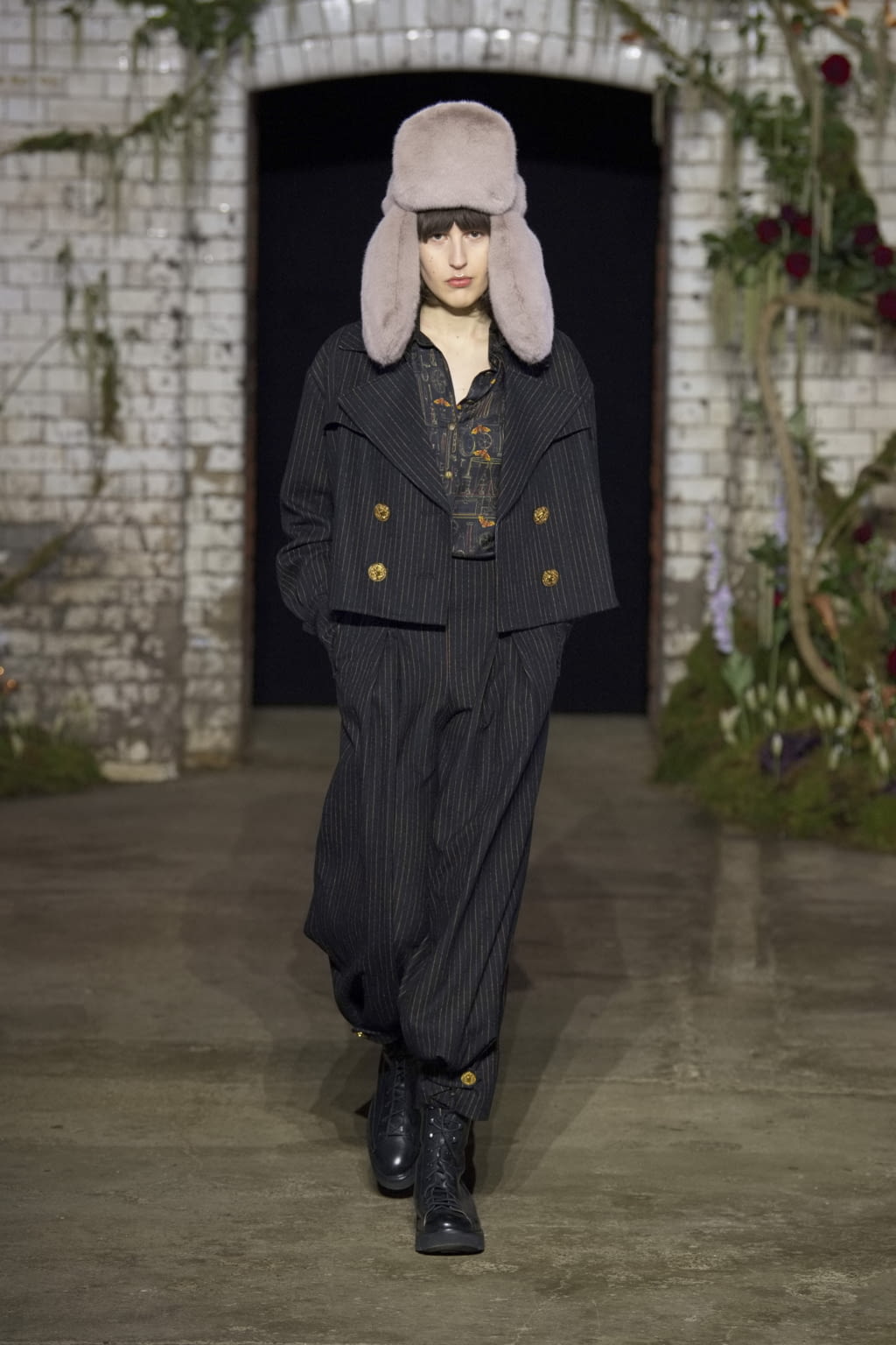 Fashion Week London Fall/Winter 2022 look 45 from the MITHRIDATE collection 女装