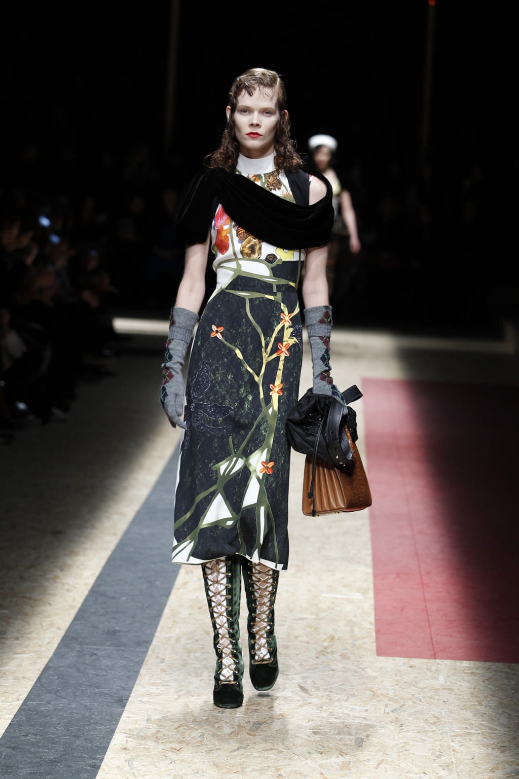 Fashion Week Milan Fall/Winter 2016 look 45 from the Prada collection 女装