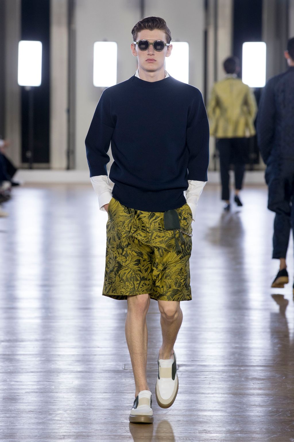 Fashion Week Paris Spring/Summer 2018 look 46 from the Cerruti 1881 collection menswear