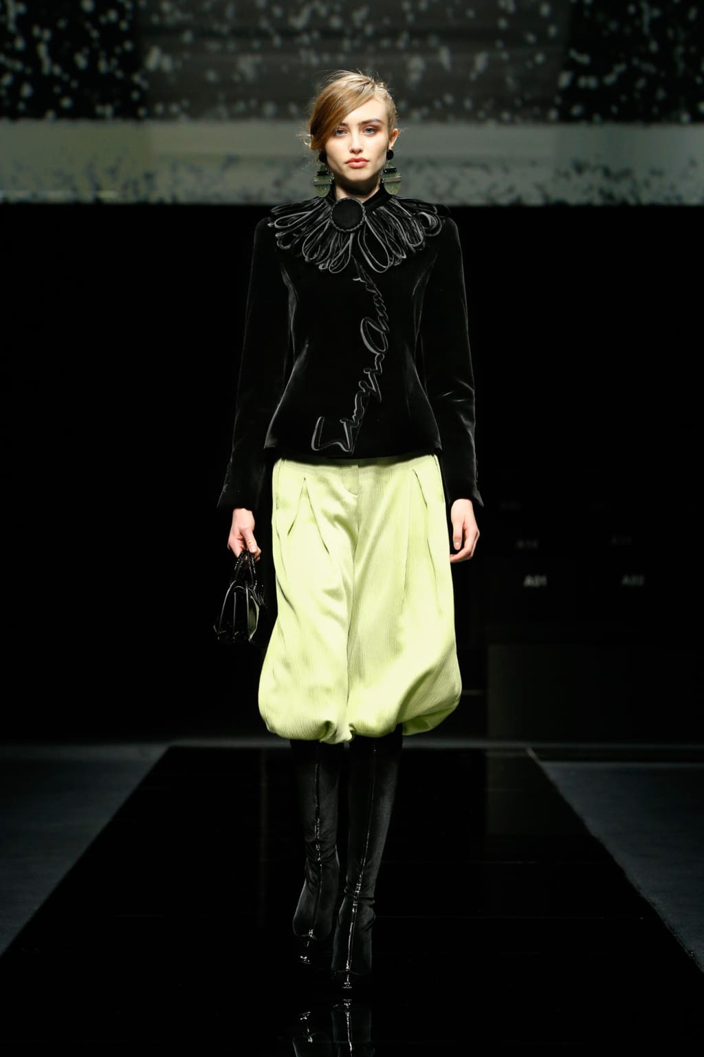 Fashion Week Milan Fall/Winter 2020 look 46 from the Giorgio Armani collection womenswear