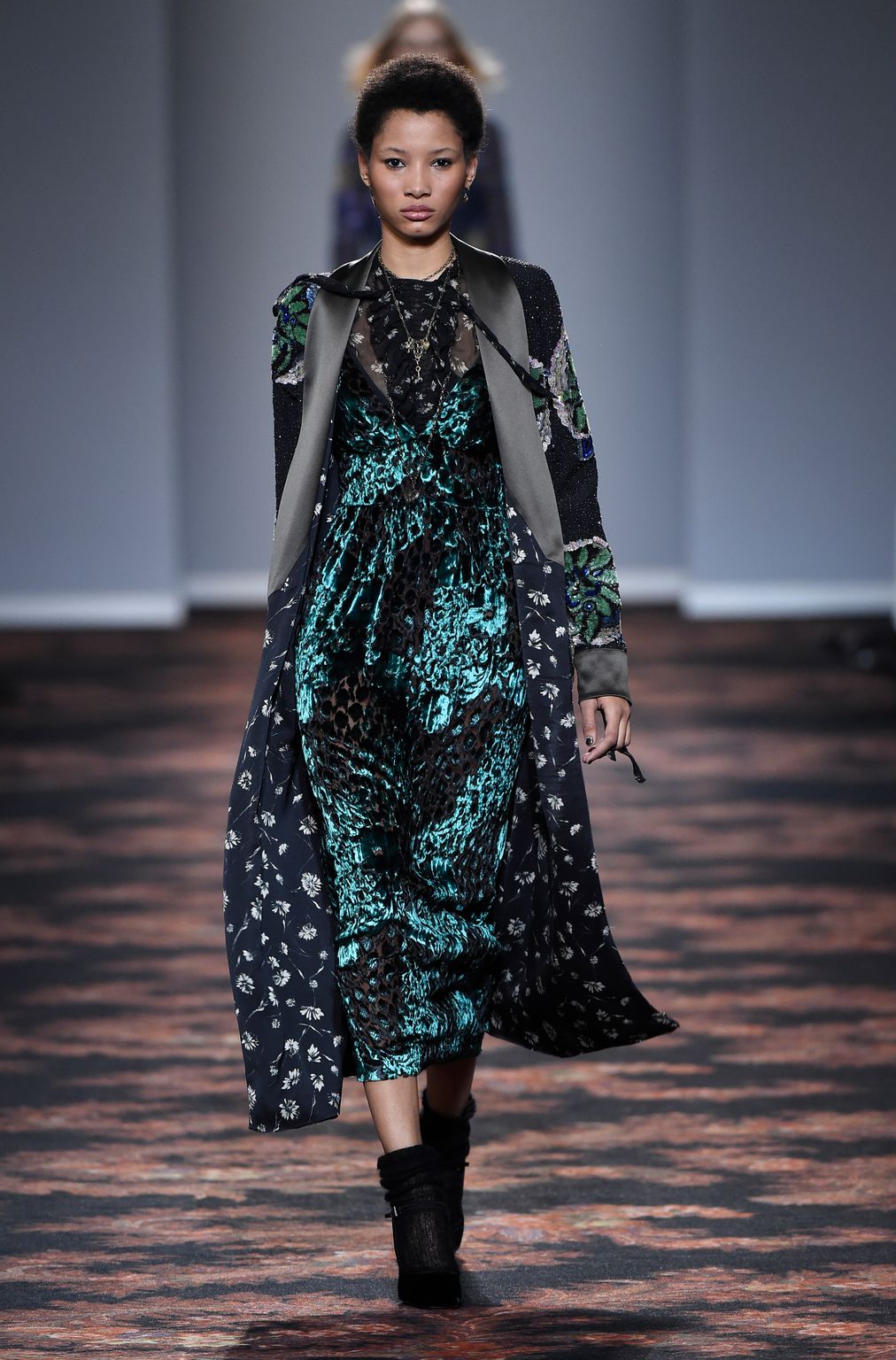 Fashion Week Milan Fall/Winter 2016 look 46 from the Etro collection womenswear