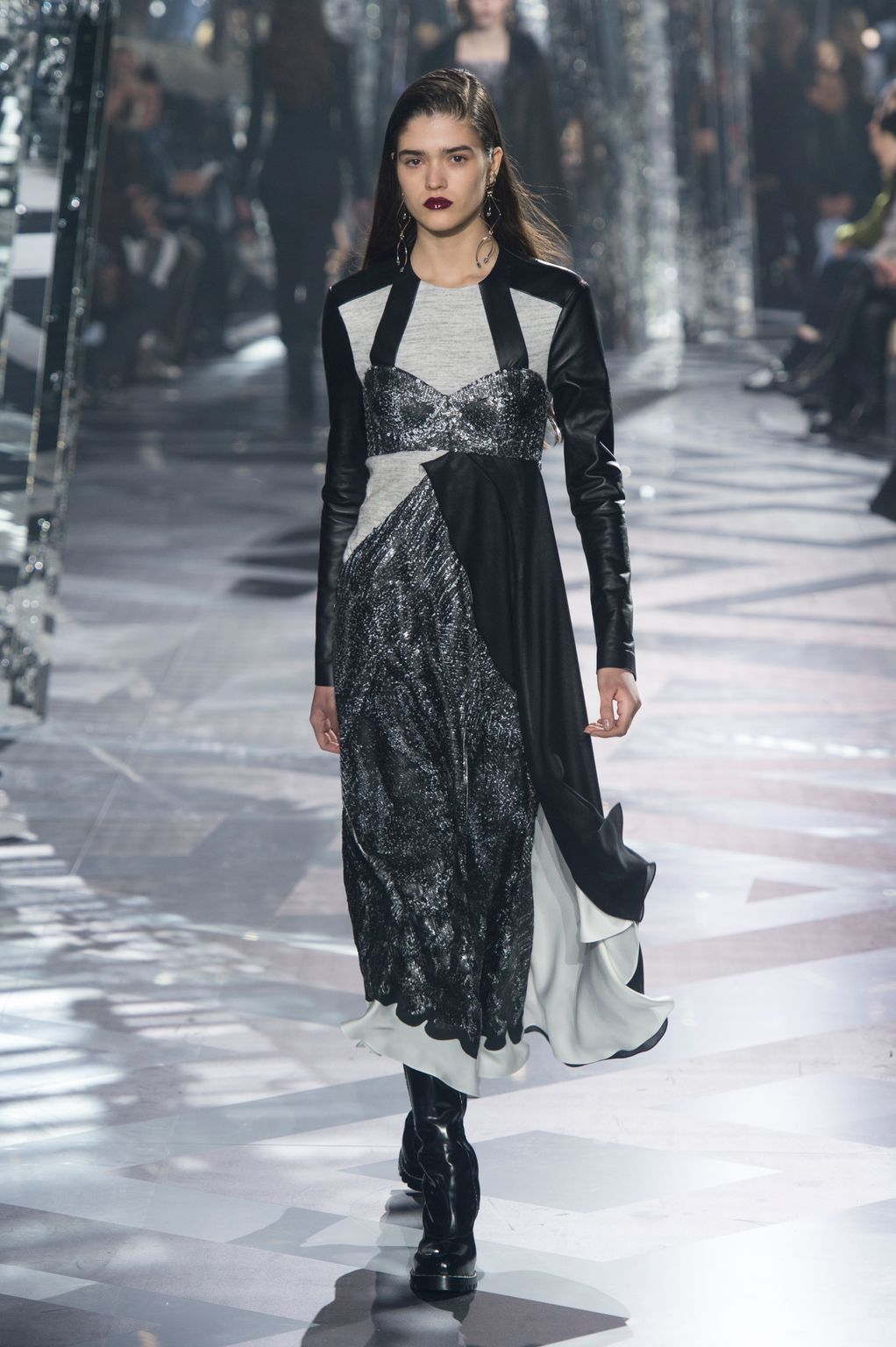Fashion Week Paris Fall/Winter 2016 look 47 from the Louis Vuitton collection womenswear