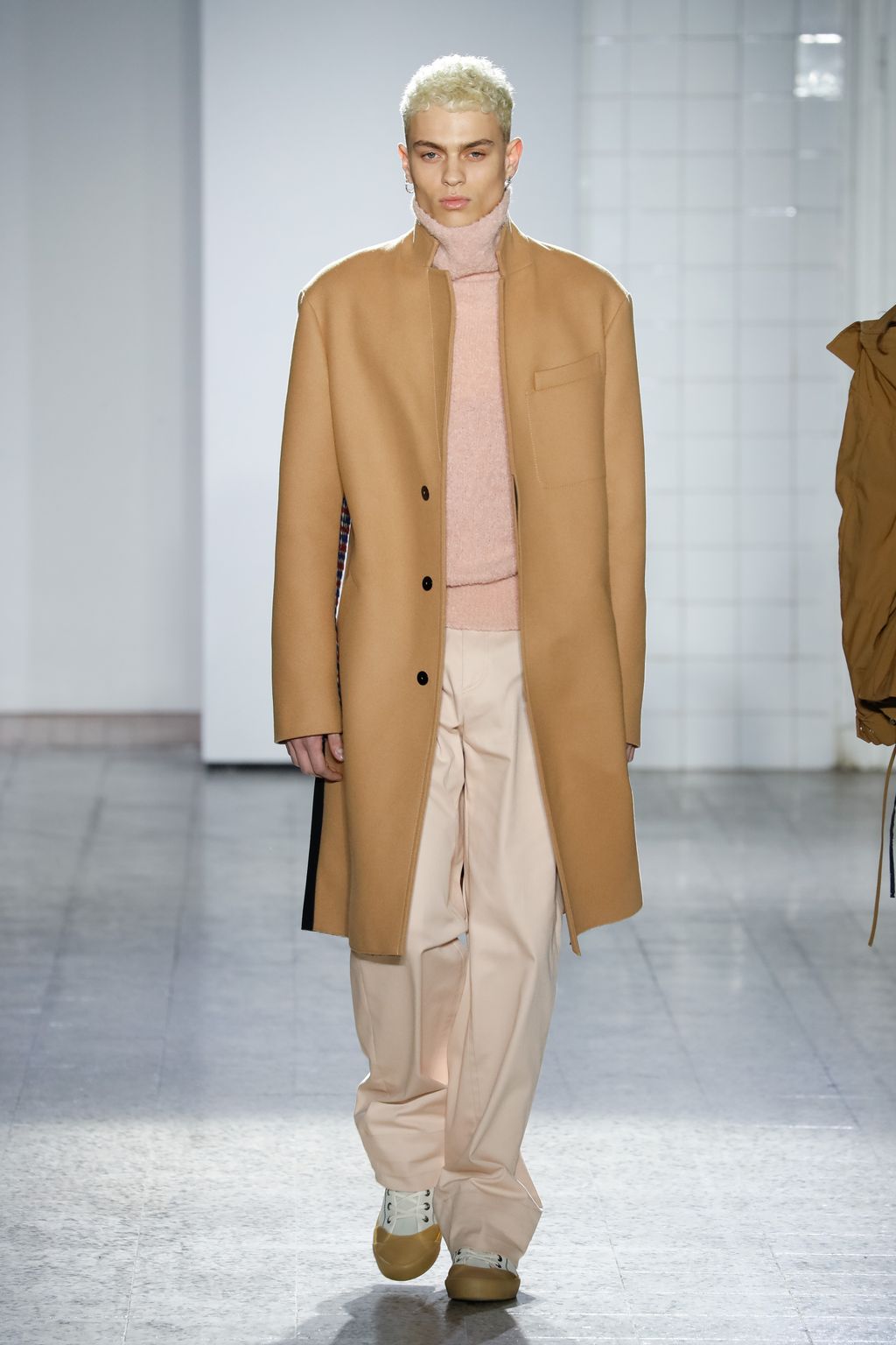 Fashion Week Milan Fall/Winter 2017 look 47 from the Cédric Charlier collection menswear