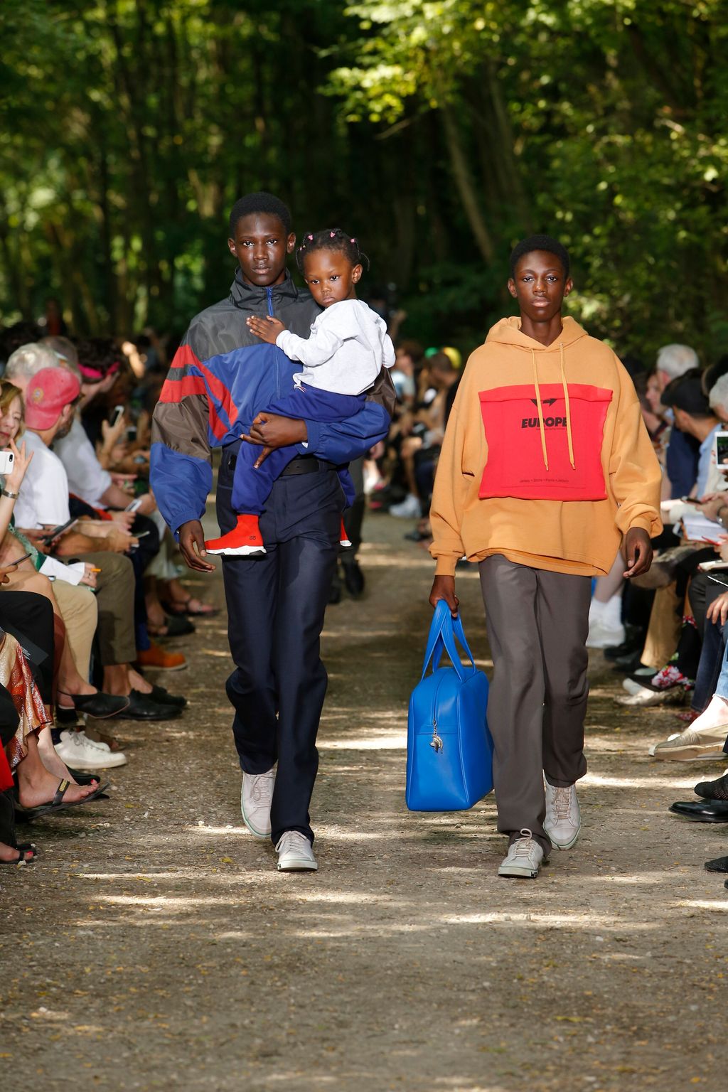Fashion Week Paris Spring/Summer 2018 look 47 de la collection Balenciaga menswear