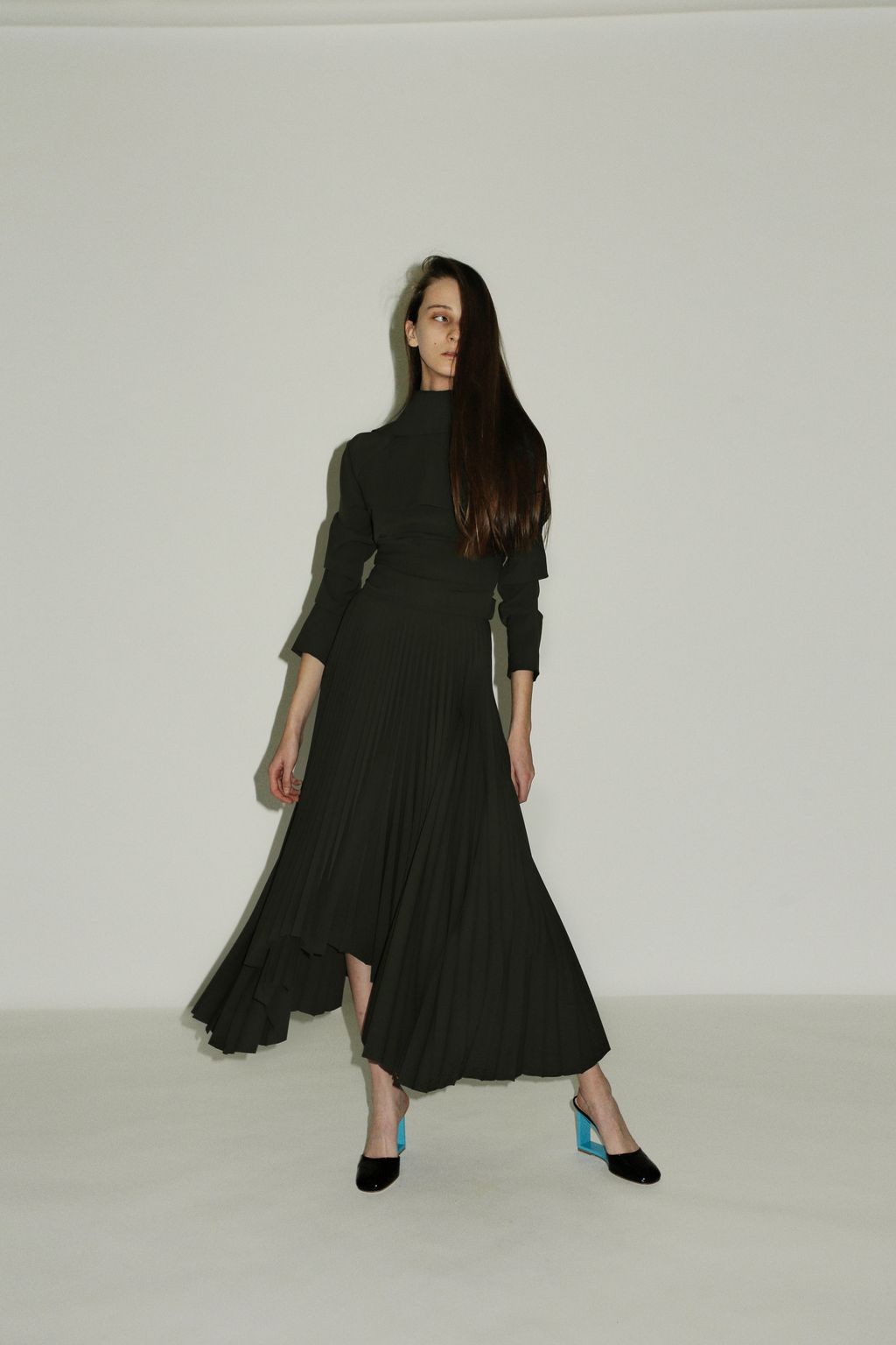 Fashion Week London Pre-Fall 2019 look 47 from the A.W.A.K.E MODE collection womenswear