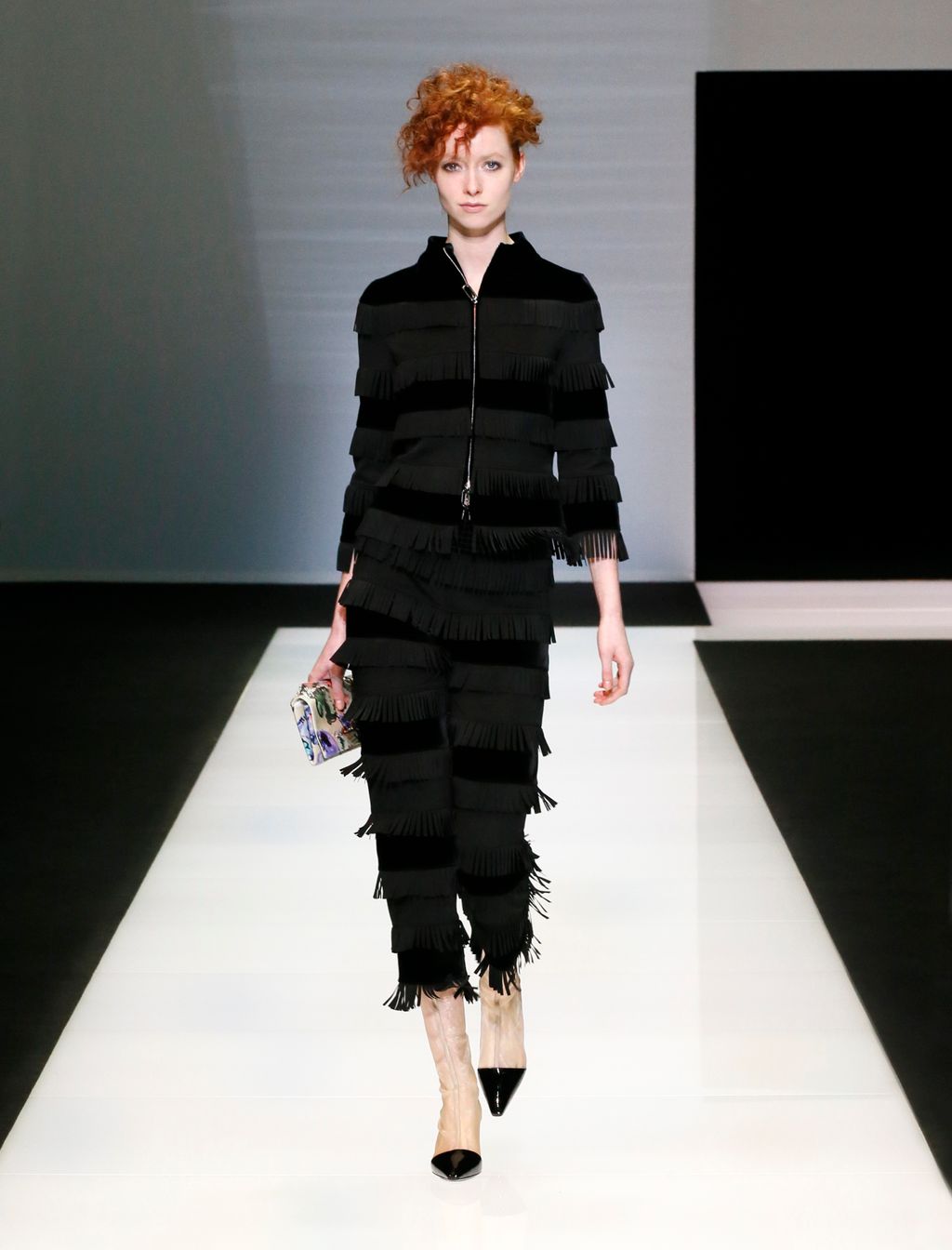 Fashion Week Milan Fall/Winter 2016 look 47 from the Giorgio Armani collection womenswear