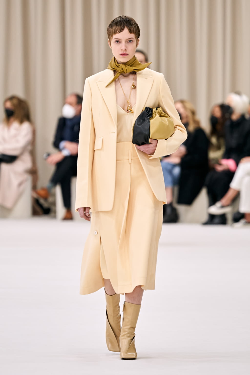 Fashion Week Milan Fall/Winter 2022 look 48 from the Jil Sander collection womenswear