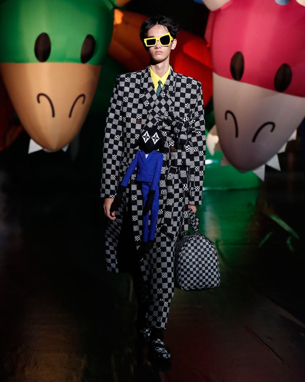 Fashion Week Paris Spring/Summer 2021 look 110 from the Louis Vuitton collection menswear