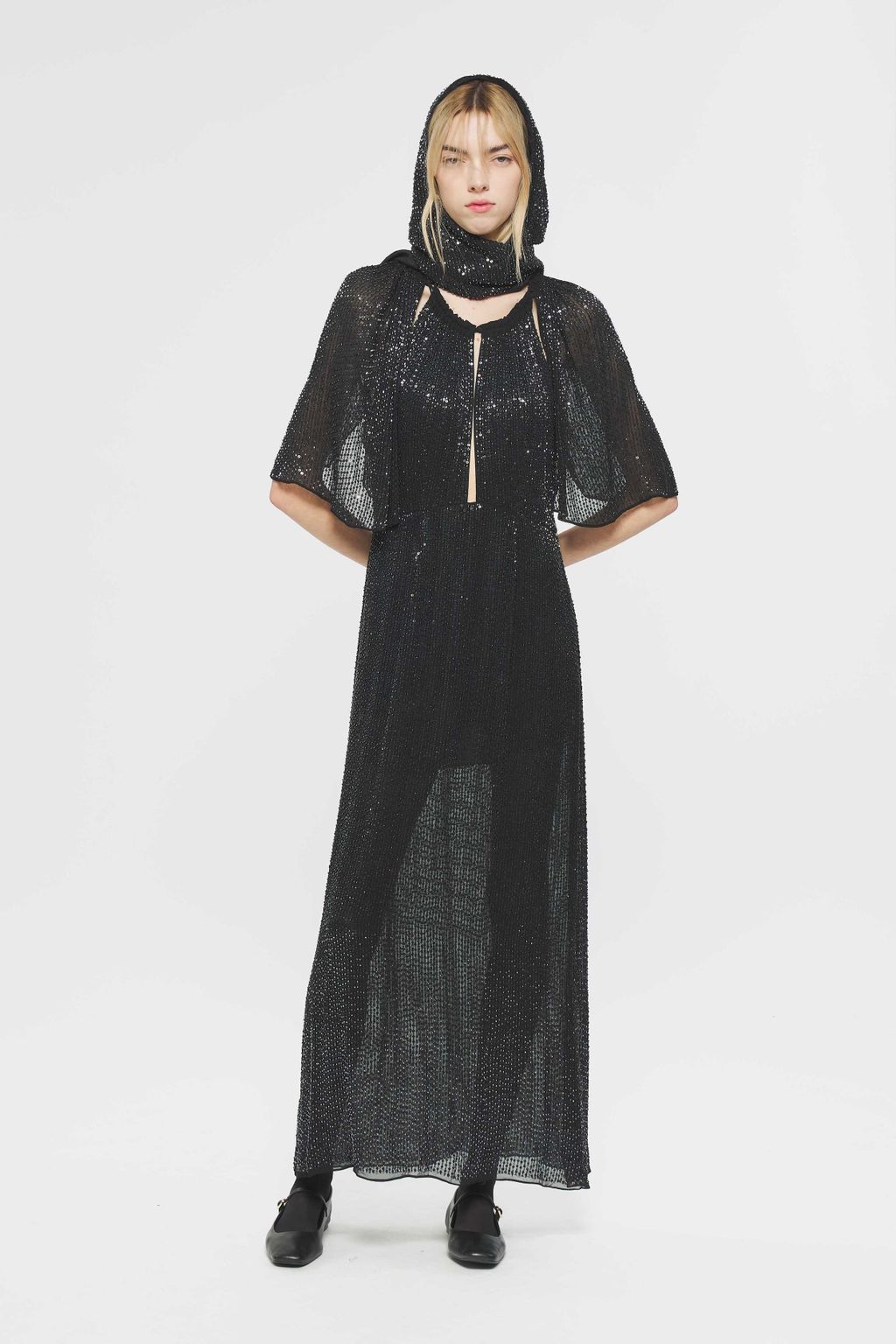 Fashion Week Paris Fall/Winter 2024 look 48 de la collection Antik Batik womenswear