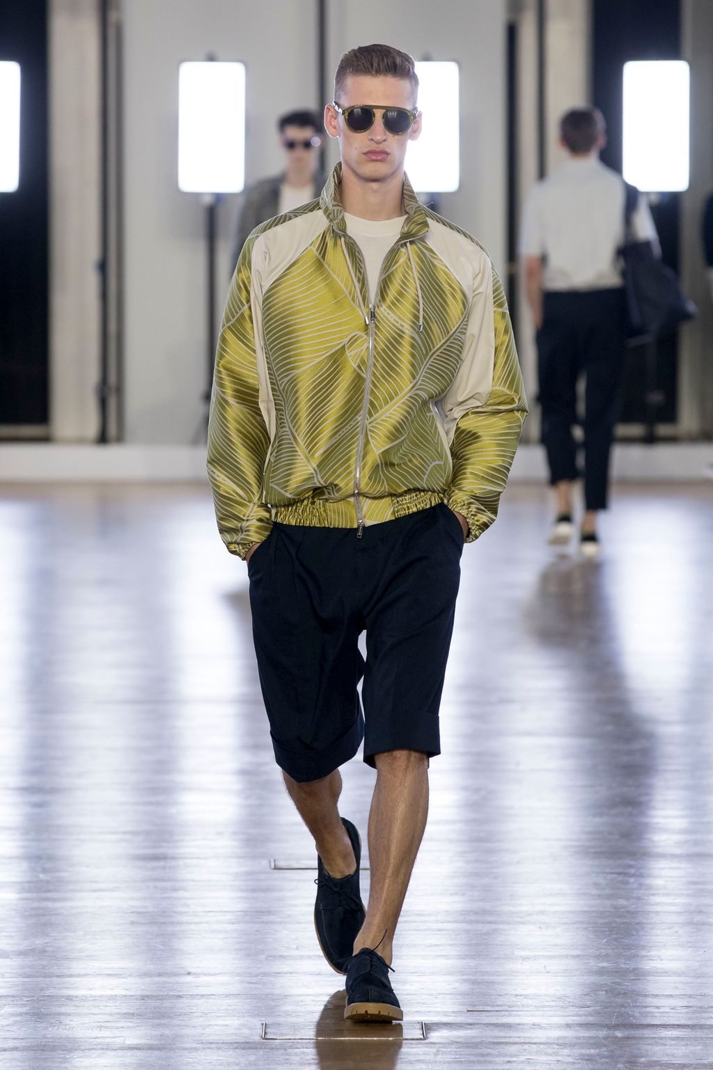 Fashion Week Paris Spring/Summer 2018 look 49 from the Cerruti 1881 collection menswear