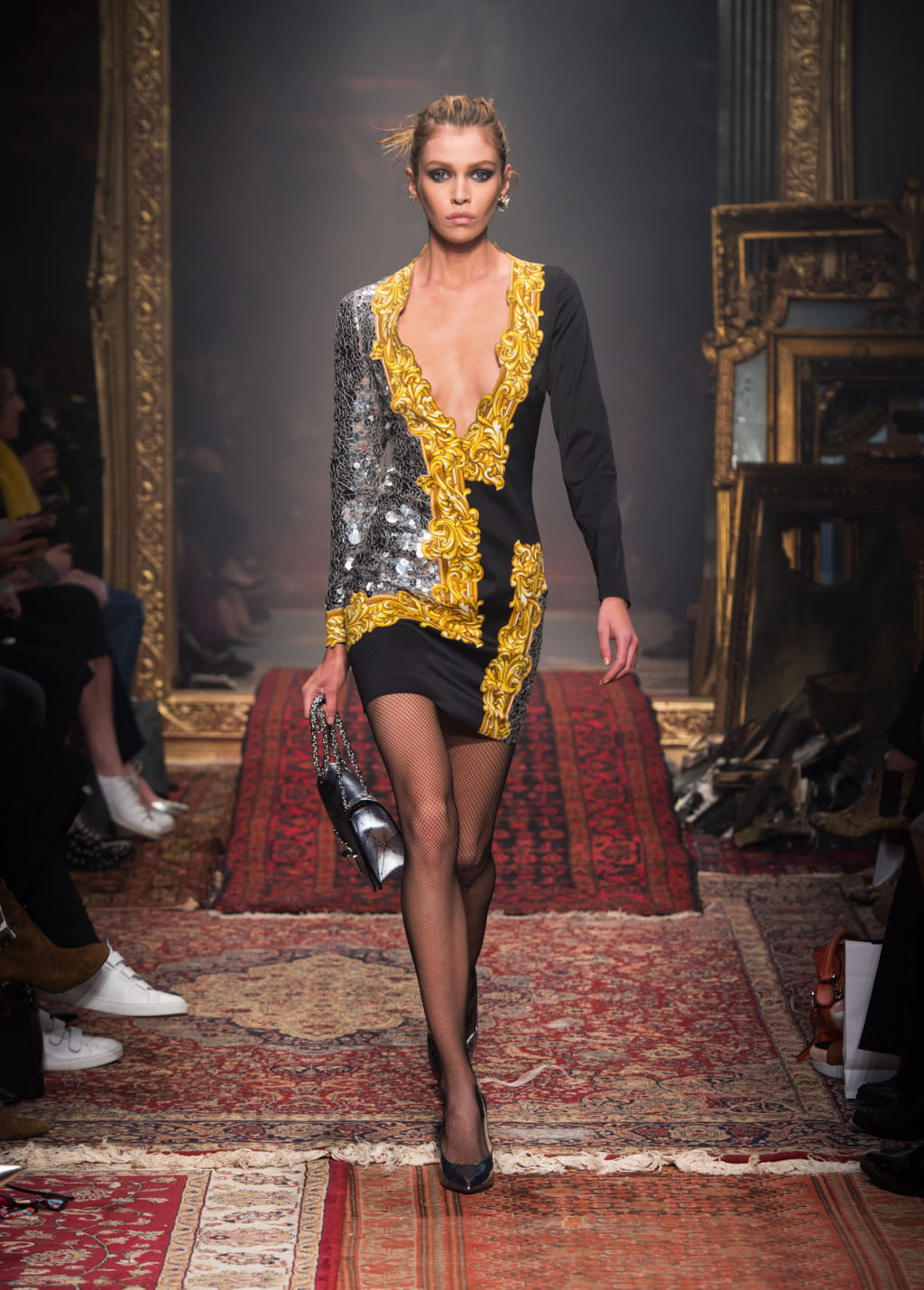 Fashion Week Milan Fall/Winter 2016 look 49 de la collection Moschino womenswear