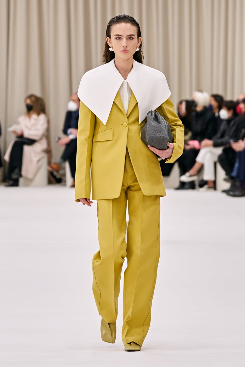 Fashion Week Milan Fall/Winter 2022 look 49 from the Jil Sander collection womenswear