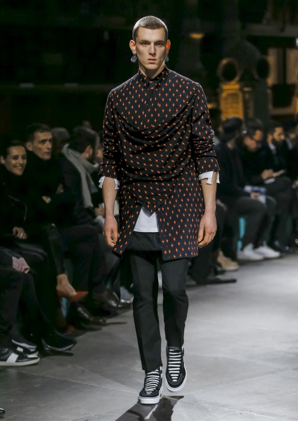 Fashion Week Paris Fall/Winter 2017 look 49 from the Givenchy collection menswear