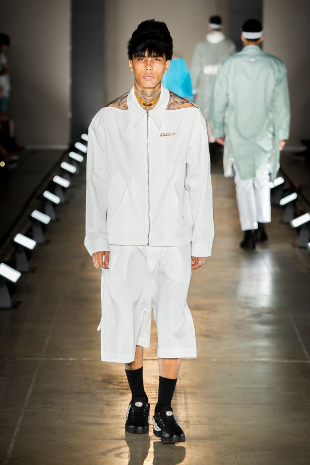 Fashion Week Milan Spring/Summer 2018 look 13 from the M1992 collection 男装