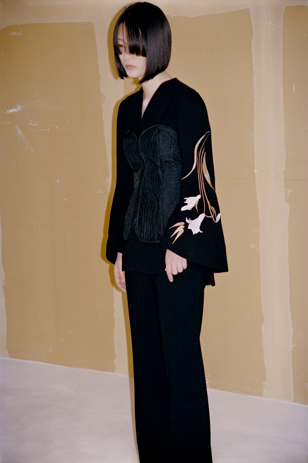 Fashion Week Paris Pre-Fall 2023 look 4 from the Mame Kurogouchi collection womenswear