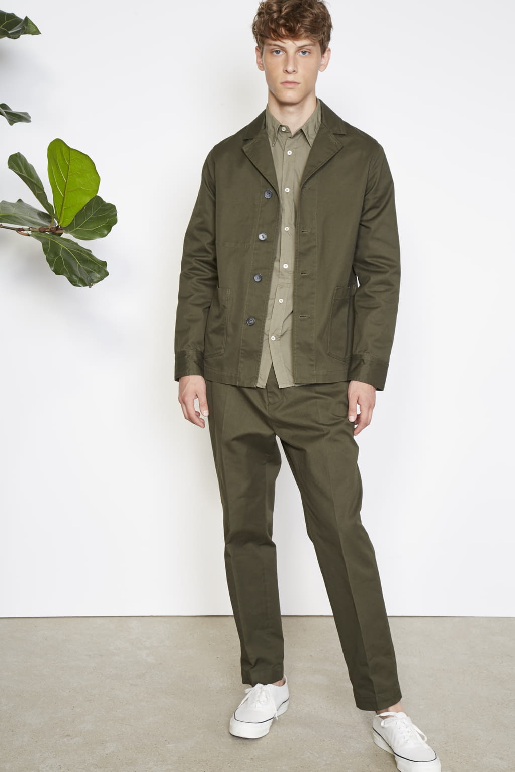 Fashion Week Paris Spring/Summer 2021 look 5 from the Officine Générale collection menswear