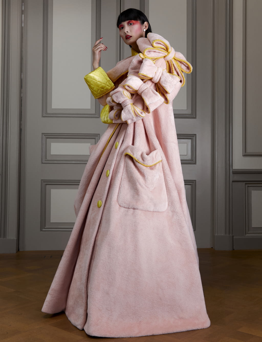 Fashion Week Paris Fall/Winter 2020 look 5 de la collection Viktor & Rolf couture