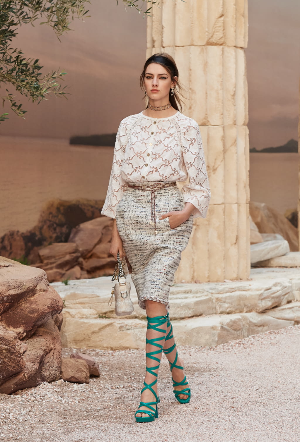 Fashion Week Paris Resort 2018 look 50 from the Chanel collection womenswear