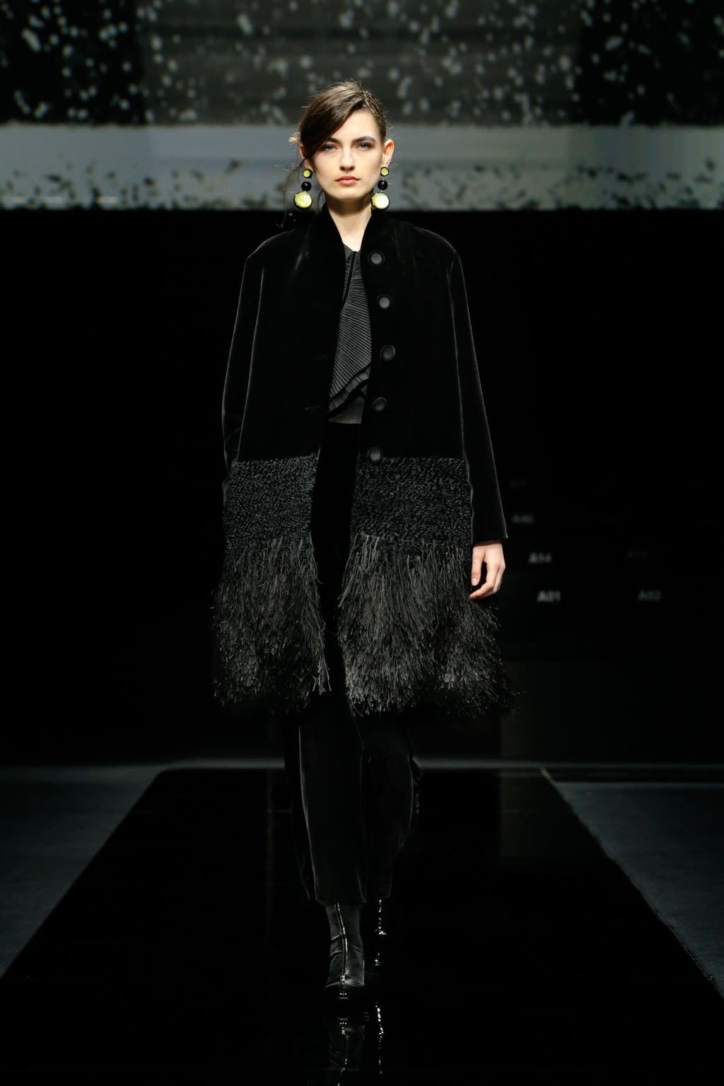 Fashion Week Milan Fall/Winter 2020 look 50 de la collection Giorgio Armani womenswear