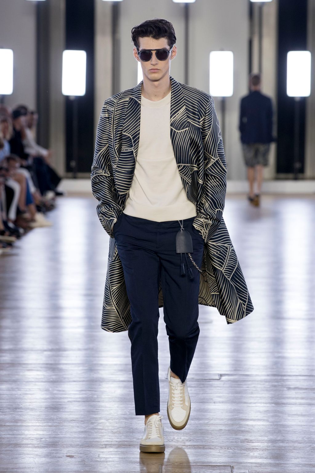 Fashion Week Paris Spring/Summer 2018 look 50 from the Cerruti 1881 collection menswear