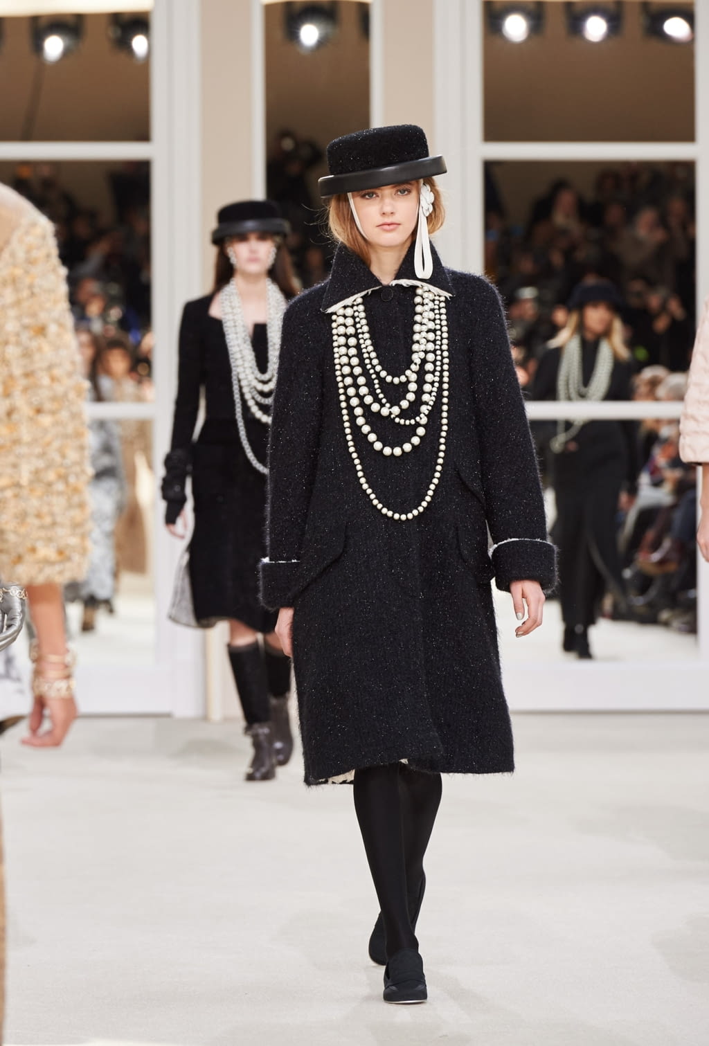 Fashion Week Paris Fall/Winter 2016 look 50 from the Chanel collection womenswear